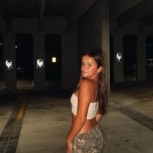 Meet your Posher, Averie